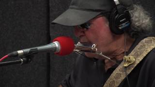 Tony Joe White: "Tell Me a Swamp Story" chords