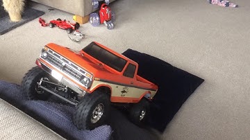 Carisma SCA-1E Ford F150 RTR cushion crawl.