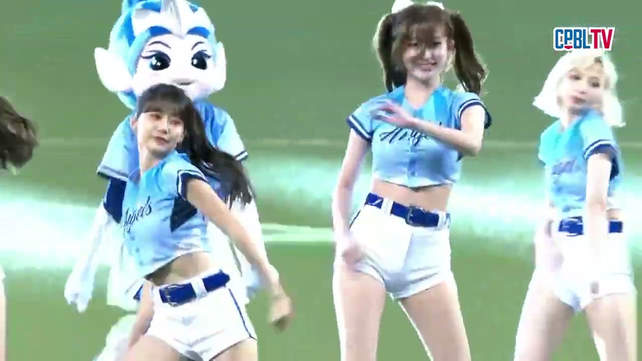09/20 台鋼 VS 富邦 賽前，「寵愛天使」女孩主題日，富邦啦啦隊Fubon Angels齊聚登場，帶來精彩的舞蹈表演