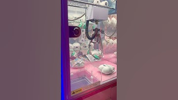 Can I win this cute mini plush from the claw machine?#funclaw #clawmachine #claw #arcadegame #round1