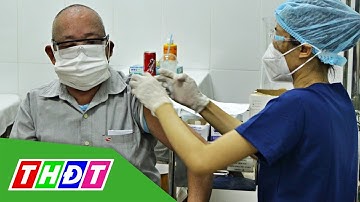 Để người cao tuổi có bệnh lý nền tiêm vắc xin Covd-19 an toàn | Sống khỏe - 08/8/2021 | THDT