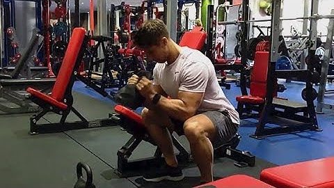 Kettlebell Squatting Curl