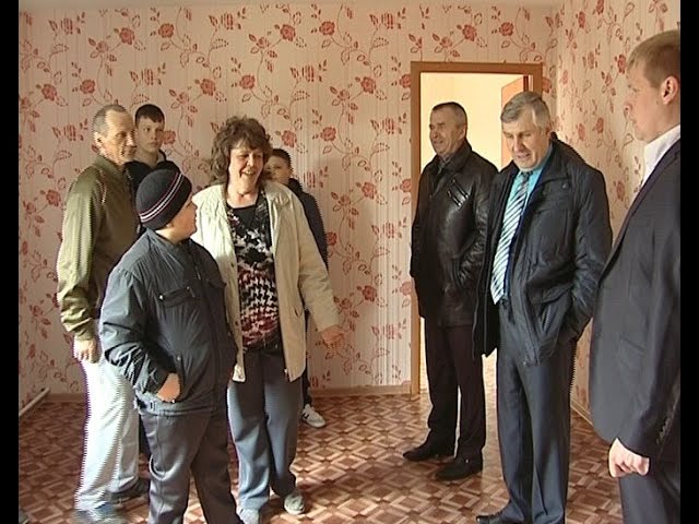 Депутат Госудумы Сергей Бидонько помог многодетной семье из поселка Лобва в строительстве дома
