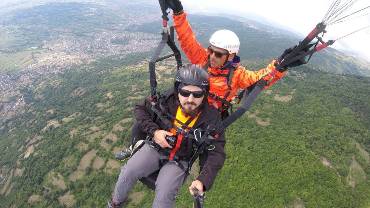 NJERIU I SHARRIT - 31. Fluturim mbi Tetovë, (paraglide)  #arsimidrizi #sharaman