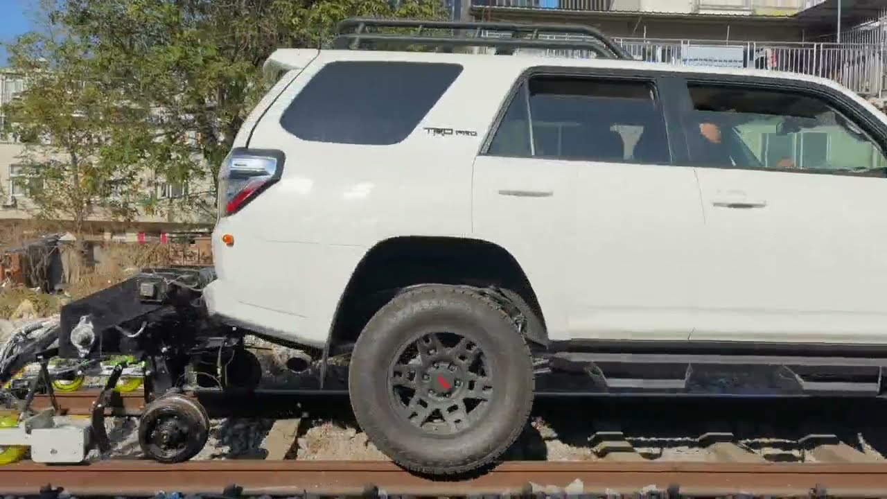 GT6600 Ultrasonic Hi-Rail Flaw Detection Vehicle - Ultra Instrument Inc (www.ultrainstrument.com)