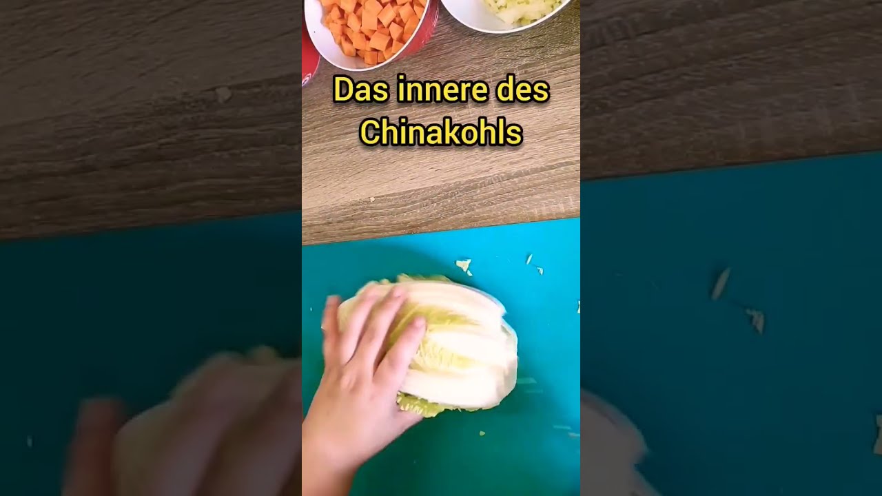 Wie schneidet man Chinakohl #shorts - YouTube