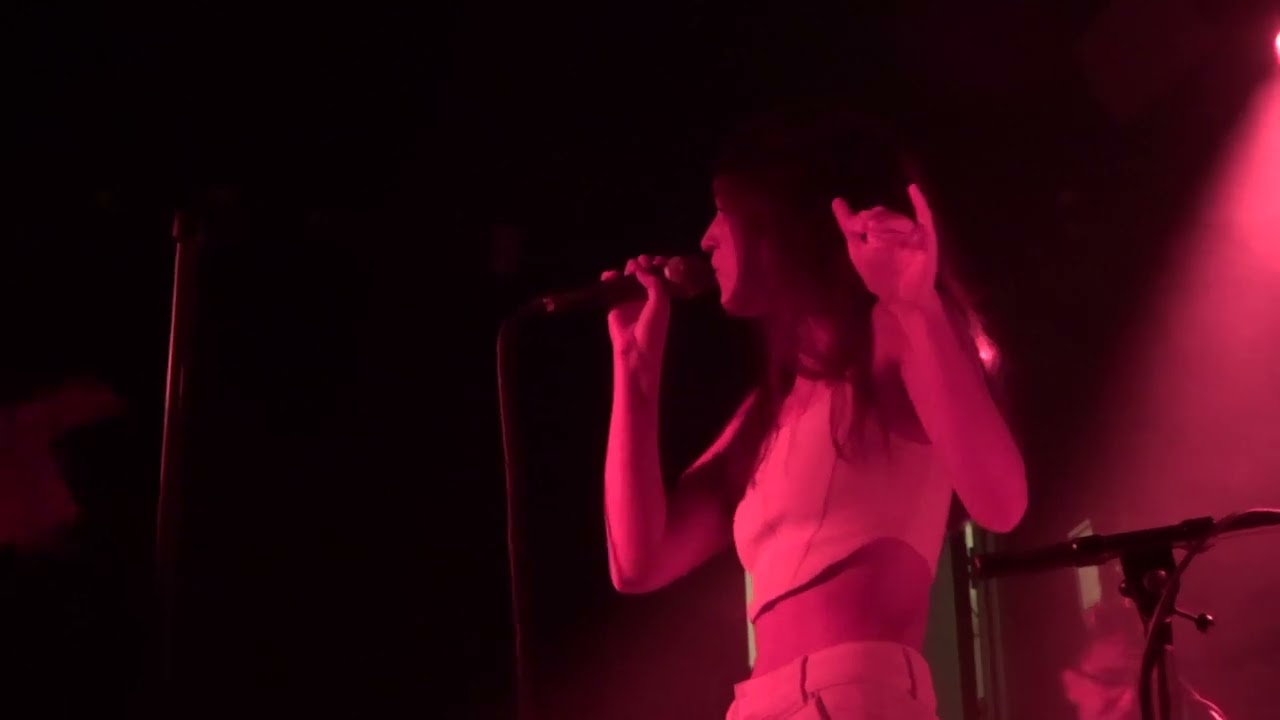 Em Beihold-Painful Truth @ Colours, Hoxton, 13th July 2022