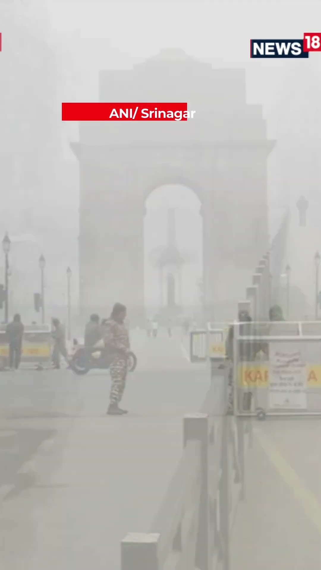 Thick Layer of Fog Blankets North India, 'Chilling' Visuals Emerge | Delhi Winters | N18S