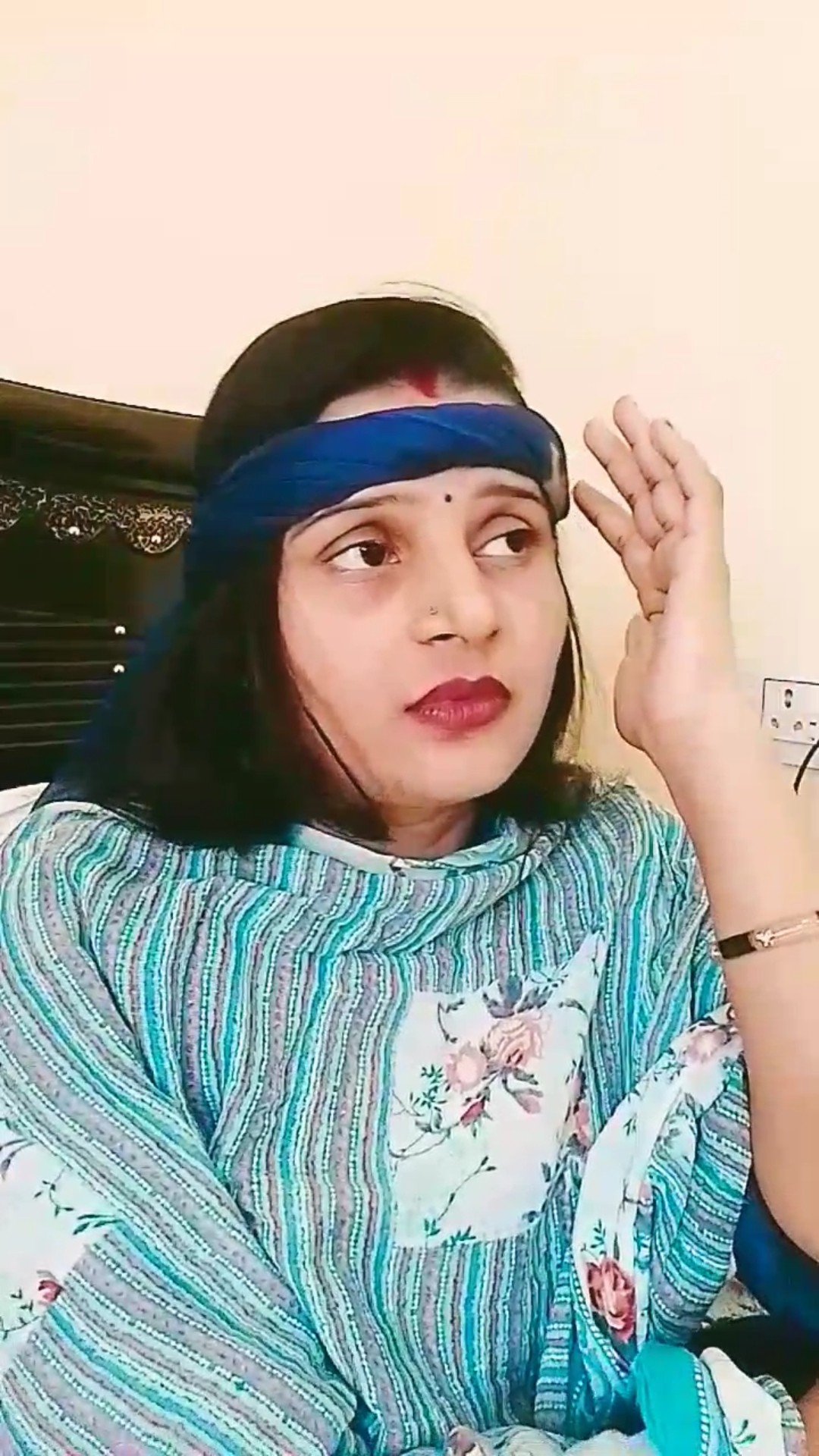 नोटंकी बाज़ औरत #comedyshorts #shorts #funnyshorts #husbandwifecomedy #patipatnikinokjhok #ytshorts