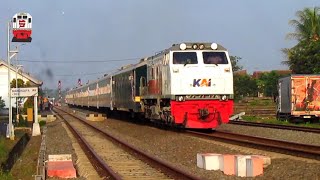 Momen Unik !! Kereta Panoramic Luar Dinas Di Bawa Kereta Api Pasundan Melintas Di Stasiun Manonjaya