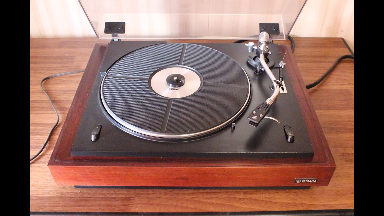 YAMAHA レコード ターンテーブル YP-700 作動状況 - YouTube
