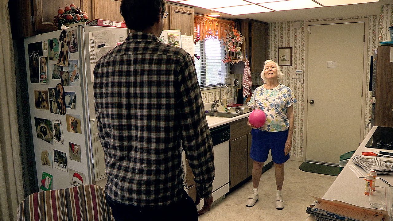 Louis Cares For A Dementia Sufferer - Louis Theroux: Extreme Love - Dementia - BBC