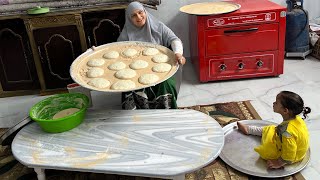 أول خبزة عيش في بيتنا الجديد🏡جمعت ولادي جنبي وصحينا الفجرية عجنا وخبزنا وملينا بيتنا خير🥟#عيش_الرده