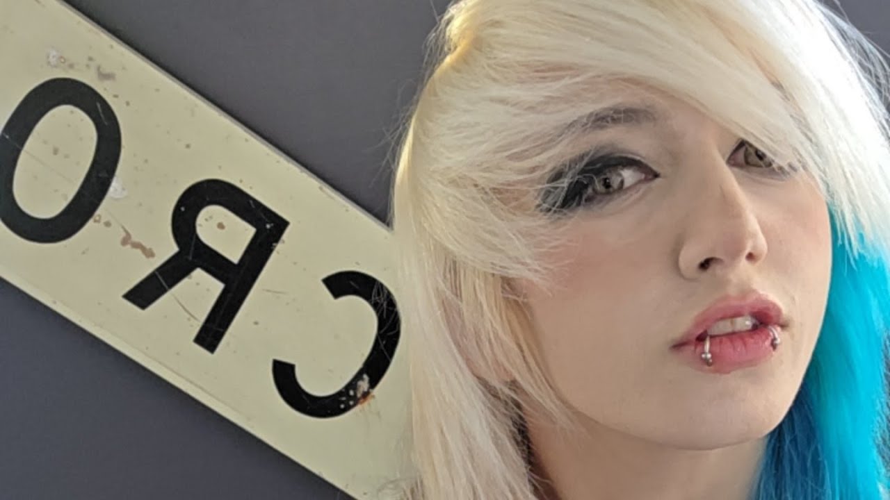 Poptart Barbie is live!