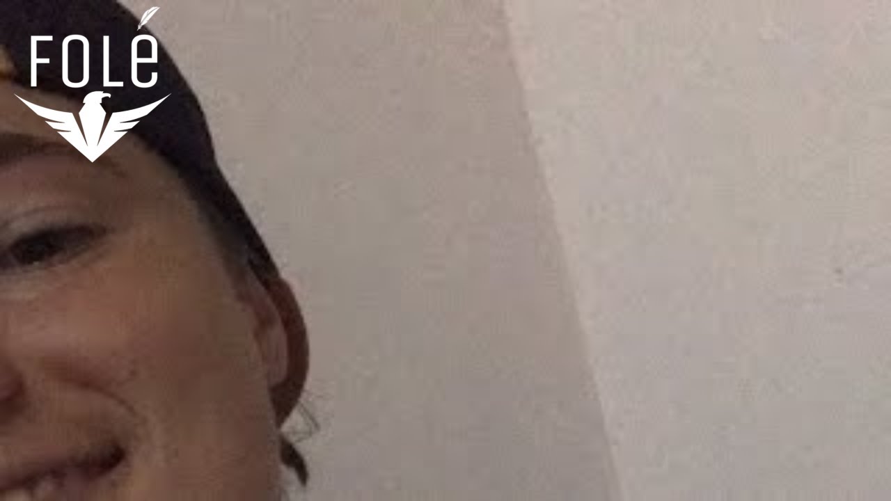 Duke fol me te dashurin ,te shofim reagimin e plakes