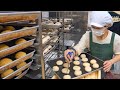 Incredible quantities! Discover the long-established bakery selling 4000 pieces daily 友永パン屋