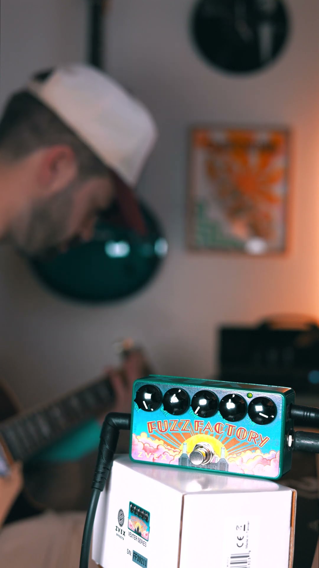 FUZZ FACTORYクローン+トレモロ(試奏動画有り) Zvex Fuzz Factory Clone - YouTube