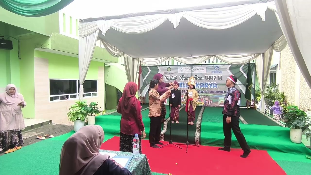 Penampilan Fashion Show dari Daerah Bali