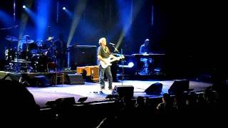 Video thumbnail of "Eric Clapton Royal Albert Hall 24-5-2011   Wonderful Tonigh"