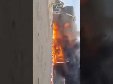 حريق ضخم يندلع في معبر الطالب العربي الحدودي بين الجزائر وتونس الجزائر تونس الطالب العربي 
