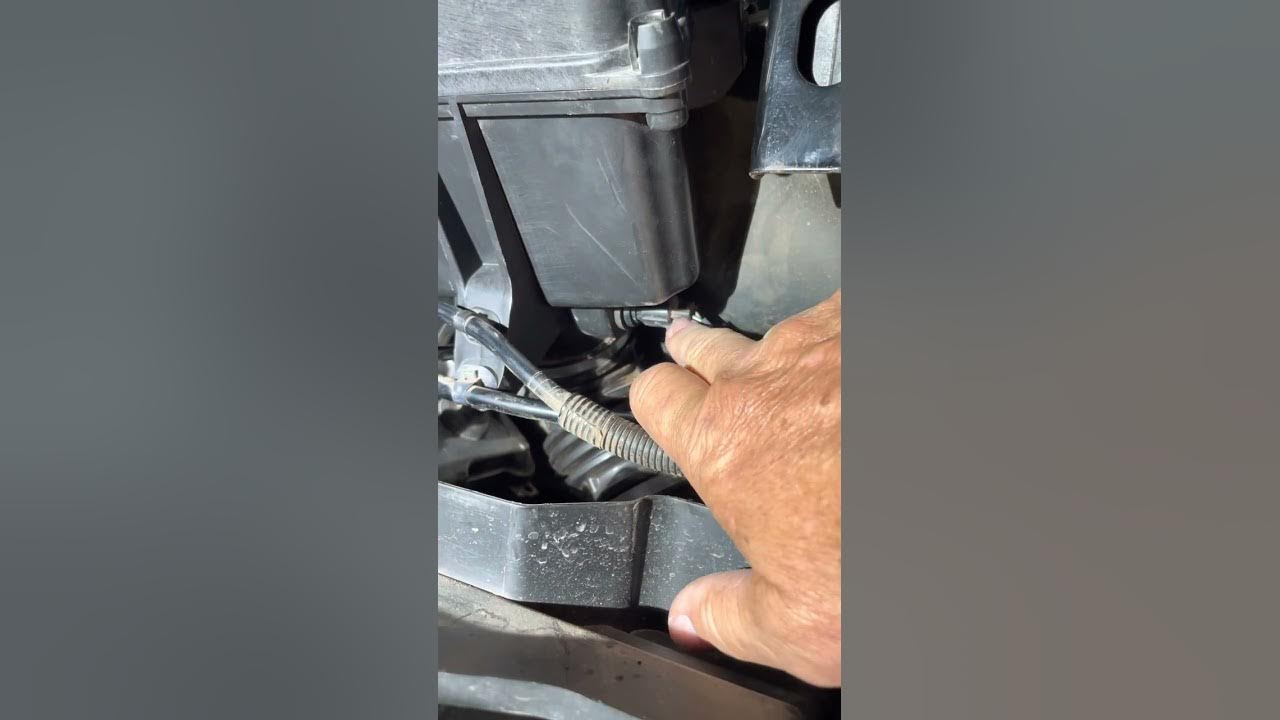 Honda Pioneer 1000 Engine Light Blinks 9 Times - YouTube