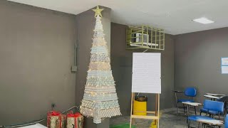 Frascos vazios de vacina viram árvore de Natal no Rio | AFP - YouTube