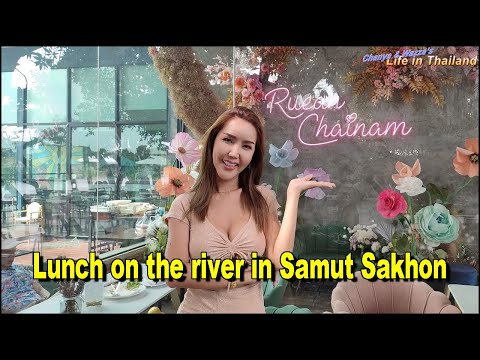 Lunch on the river in Samut Sakhon