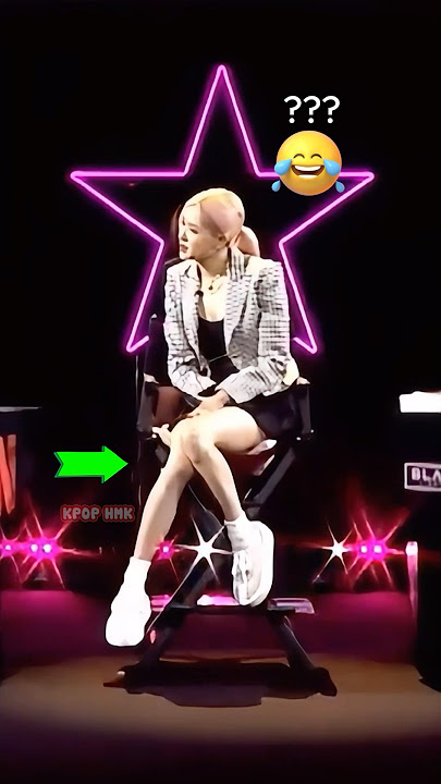 Sitting Strangely With Rosé 🤣 #kpop #blackpink #rose #rosé #lisa #jisoo #jennie #shorts