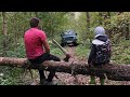 УАЗ 469 в лесу/ стоковый уаз на военных мостах/ в поисках реки