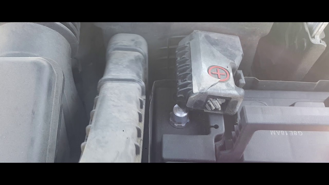 How to: Install a Battery from a 2014 Hyundai Sonata - YouTube