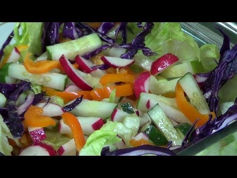 Video: Cómo Hacer Ensalada De Verduras