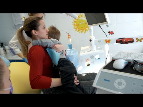 Video: Cât câștigă un dentist în Rusia în 2021