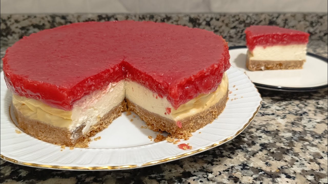 Tam Bir Yaz Tatlısı cheesecake. Muhteşem Lezzetiyle CHEESECAKE Tarifi👌Çilek Sosuyla Tam Zamanı.