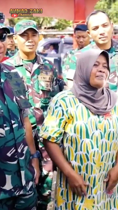 Saat Kunjungan ke Cianjur Emak-emak Nekat Nyanyi Lagu Padamu Negeri di Sebelah Jenderal Bintang Tiga