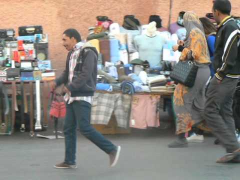 عويشة اكبر م بالنساء في طانطان يظهر مجددا بعد طول غياب في العيون