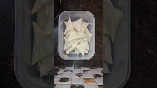Samosa fold krne ka asan tarika #samosa #ramadan #iftar #recipe #trending