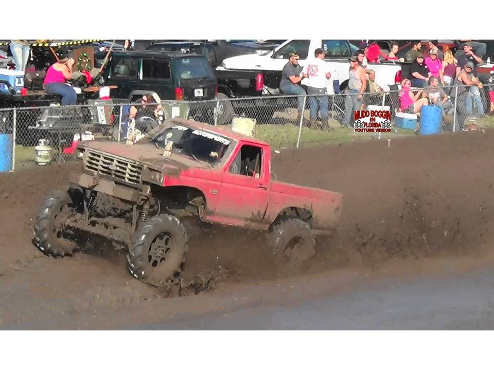 trucks in mud holes FORD MEGA TRUCK ....