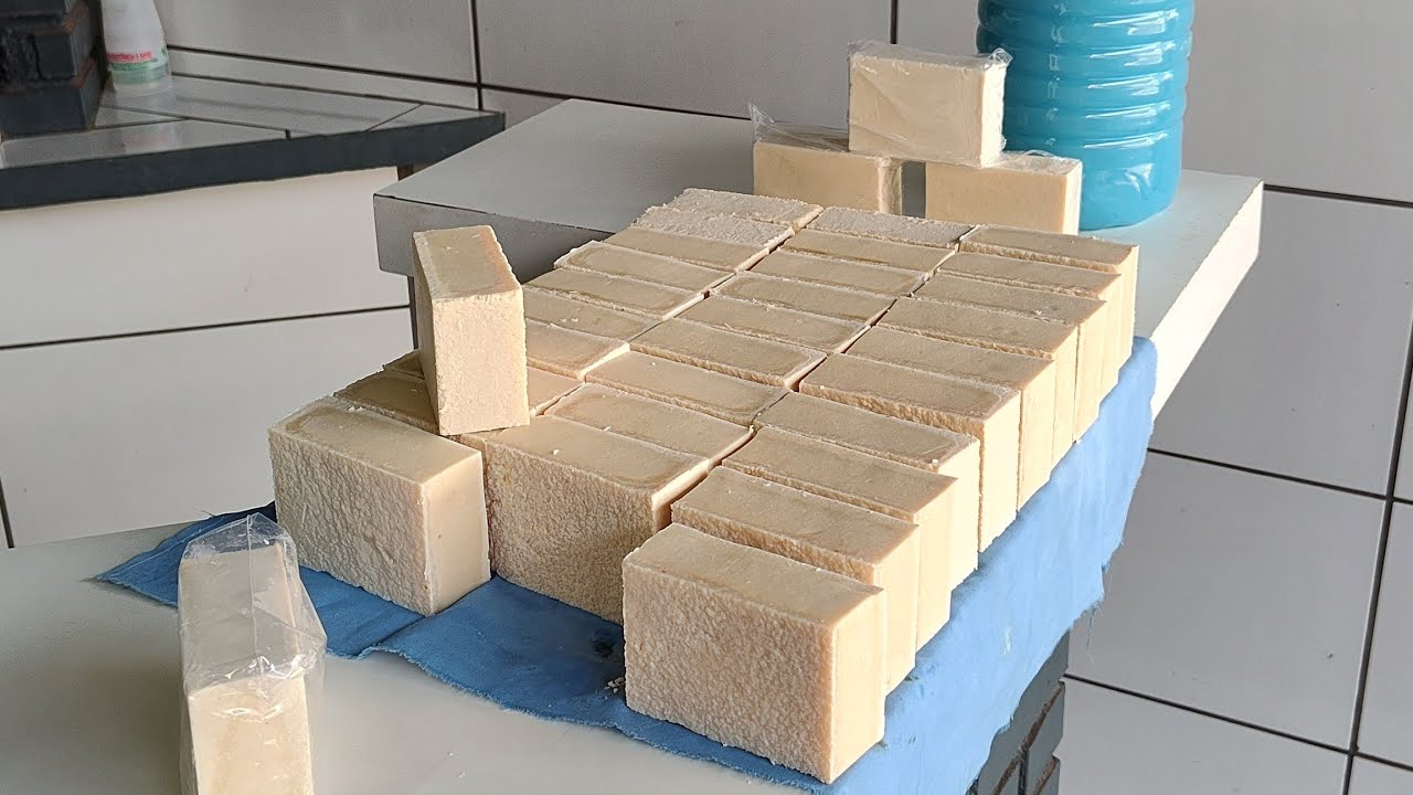 👉 Sabão Caseiro Tradicional com Poucos Ingredientes! Véin Mostra o Jeito Certo! 💪✨