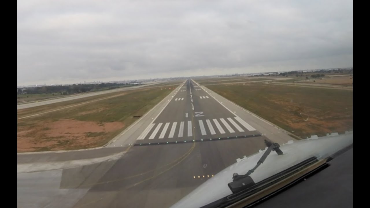 Approach & landing runway 12 Valencia (VLC - LEVC) with actual ATC.