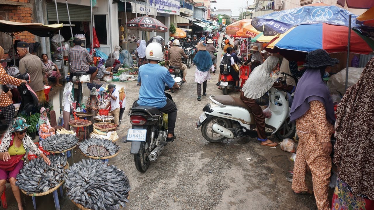 Morning Kilometers 9 Market Scene - Activities & Lifestyle of Khmer Muslim Vendors Selling Food Type
