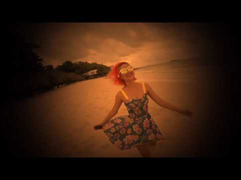 Gal @ Paradee resort