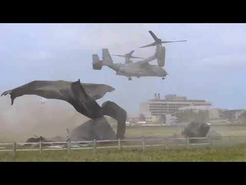 Конвертоплан Osprey разметал покрытие аэродрома в Кембридже. Видео: t.me/wingsofwar