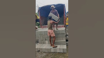 ACC BLOCK UNLOADING 🤯🤯 #construction #civilengineering #civil