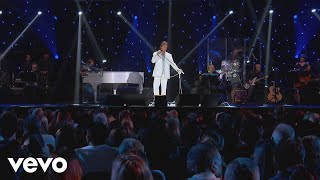 Video-Miniaturansicht von „Roberto Carlos - I'm In The Mood For Love - Roberto Carlos em Las Vegas (Ao vivo)“