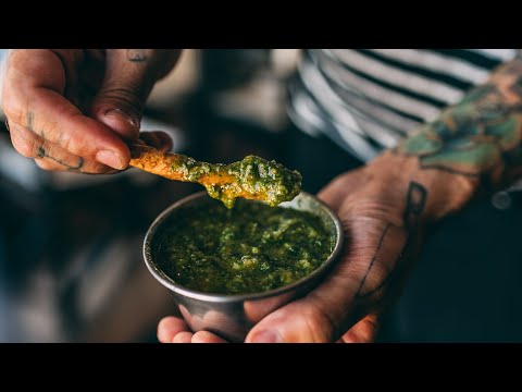 Vídeo: Como Fazer Torrada Pita Com Mussarela E Molho Pesto