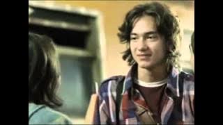 lagu perahu kertas