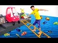 KunKun play rescue toy Minibus and save it from water