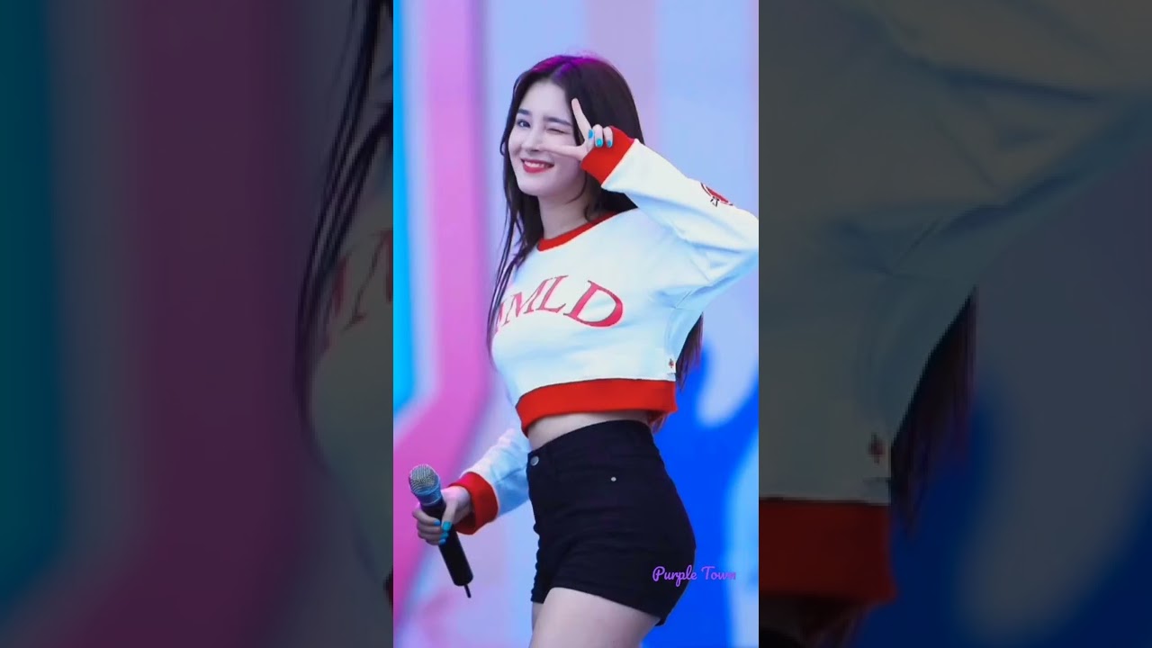 Nancy Momoland 