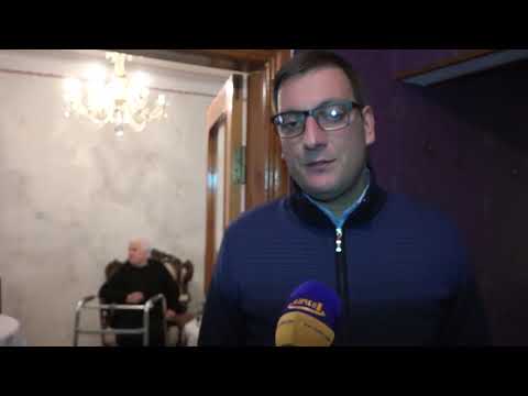 85  წლის  ზამირა  ფუტკარაძეს საჩუქრად ეტლი გადასცეს