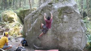 Squamish Bouldering: Close Shave (V7)